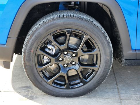 New 2026 Jeep Compass Latitude image 11