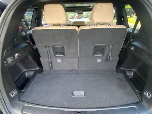 Used 2025 Jeep Grand Cherokee L Limited w/ Luxury Tech Group II image 27