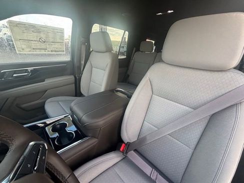 New 2026 Chevrolet Tahoe LS image 4