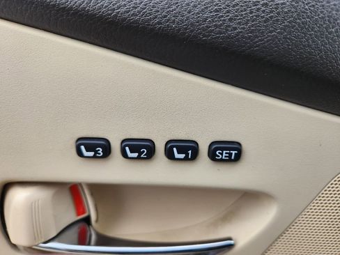 Used 2013 Lexus RX 450h AWD image 24