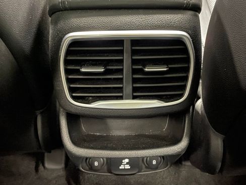 Used 2020 Hyundai Santa Fe Limited image 23