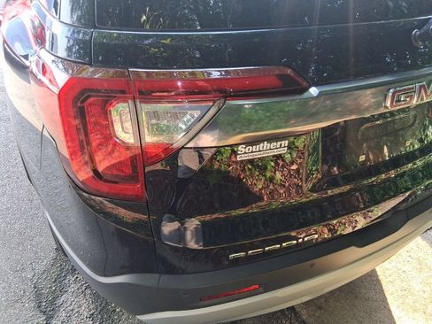 Used 2021 GMC Acadia SLE w/ Driver Convenience Package FWD image 15