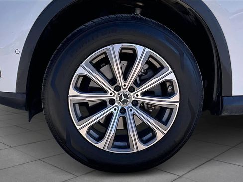 Used 2024 Mercedes-Benz GLC 300 GLC 300 image 11