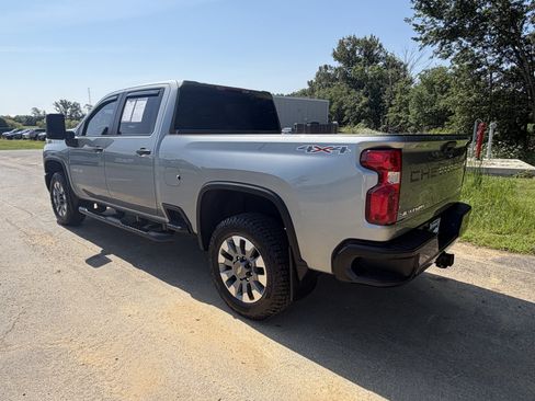 Used 2025 Chevrolet Silverado 2500 Custom AWD/4WD image 4