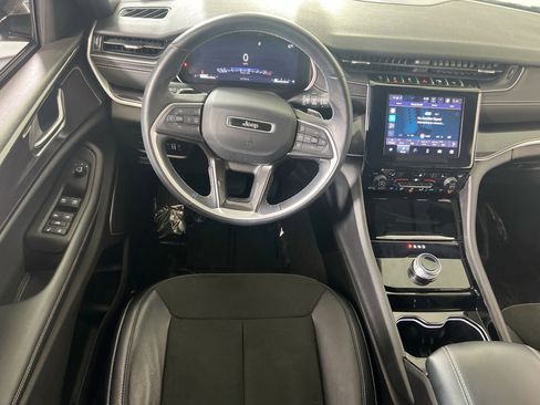 Used 2022 Jeep Grand Cherokee Altitude AWD/4WD image 21