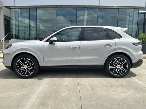 New 2026 Porsche Cayenne AWD/4WD image 2