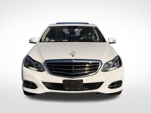 Used 2014 Mercedes-Benz E 350 4MATIC Sedan image 3