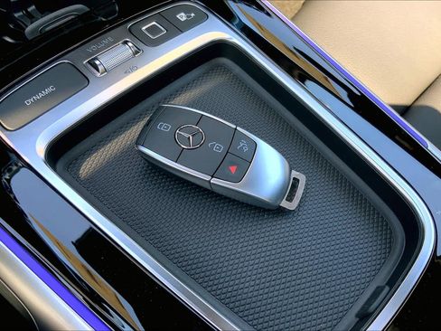 New 2025 Mercedes-Benz GLB 250 4MATIC image 21