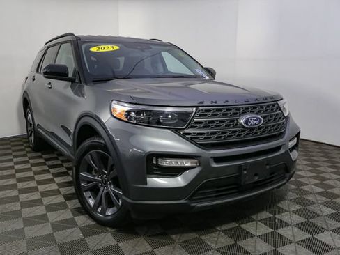 Used 2023 Ford Explorer XLT w/ Equipment Group 202A AWD/4WD image 3