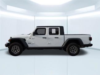 Used 2025 Jeep Gladiator Rubicon w/ Convenience Group AWD/4WD video 2