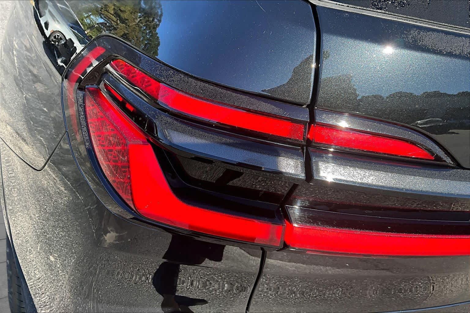 Used 2025 BMW X7 xDrive40i w/ M Sport Package AWD/4WD image 29