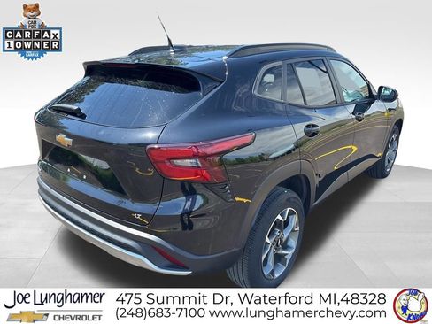 Used 2024 Chevrolet Trax LT w/ Driver Confidence Package FWD image 3