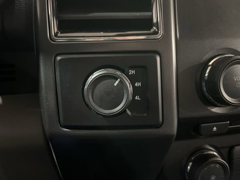 Used 2018 Ford F150 XLT image 28