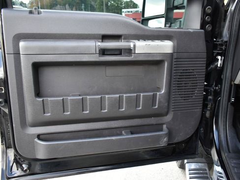 Used 2016 Ford F250 Lariat w/ Lariat Ultimate Package AWD/4WD image 35