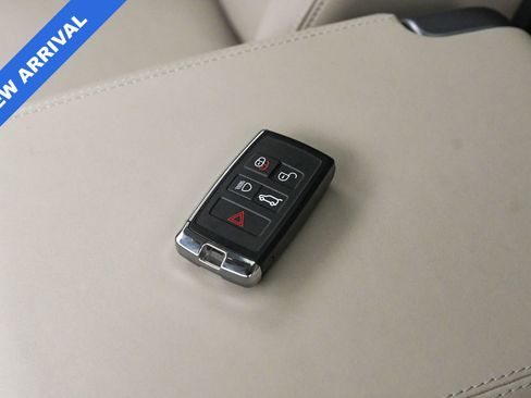 Used 2024 Land Rover Defender 110 S image 20