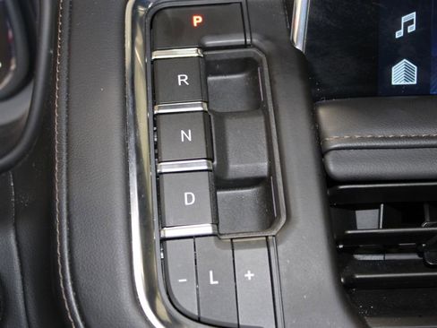 Used 2024 Chevrolet Tahoe High Country image 45