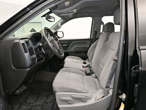 Used 2018 Chevrolet Silverado 1500 Custom w/ Custom Value Package image 11