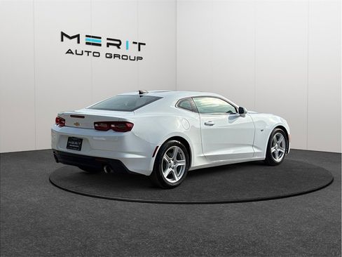 Used 2023 Chevrolet Camaro LT RWD image 9