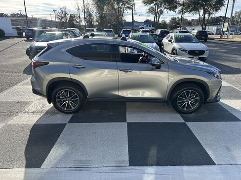 Used 2025 Lexus NX 250 FWD w/ Accessory Package (2T) image 3