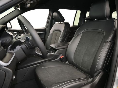 New 2026 Jeep Grand Cherokee Altitude image 10