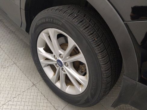 Used 2018 Ford Escape SE w/ SE Sync 3 Package FWD image 31