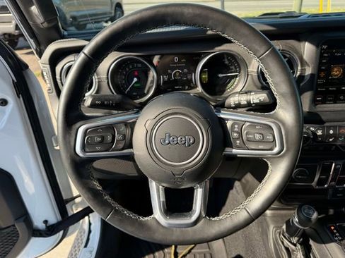 Used 2021 Jeep Wrangler Unlimited Sahara w/ Cold Weather Group AWD/4WD image 17