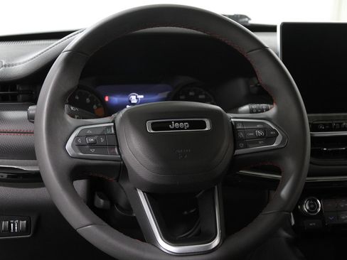 Used 2023 Jeep Compass Trailhawk image 7