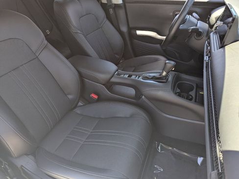 Certified 2025 Honda HR-V EX-L image 8