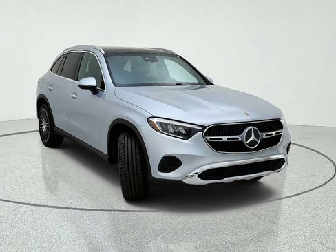Used 2026 Mercedes-Benz GLC 300 image 4