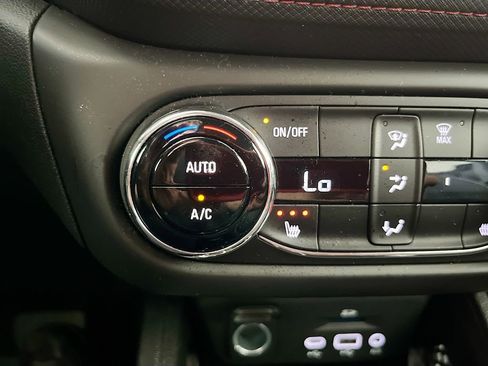 Used 2021 Chevrolet TrailBlazer RS w/ Technology Package FWD image 21