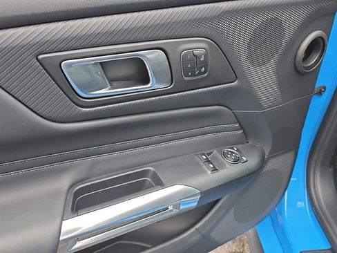 Used 2025 Ford Mustang GT Premium image 10