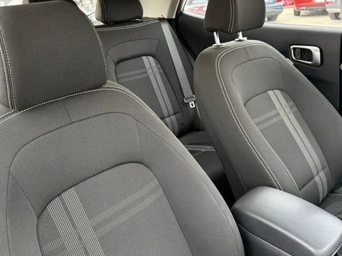 Used 2021 Hyundai Venue SEL w/ Premium Package image 25