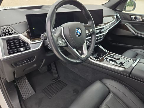 Used 2025 BMW X5 xDrive50e AWD/4WD image 13