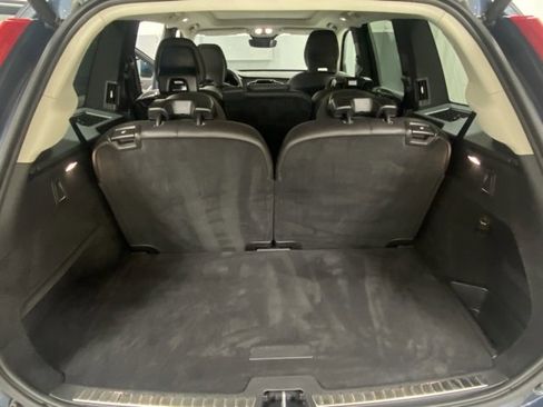 Certified 2025 Volvo XC90 B5 Core image 9