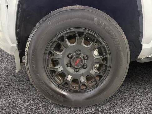 Used 2024 Toyota Tacoma TRD Sport image 18