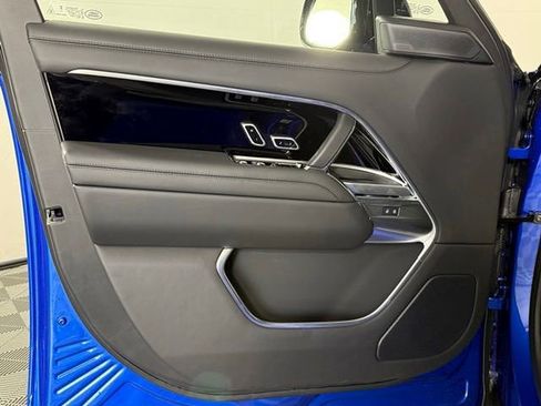 New 2025 Land Rover Range Rover Long Wheelbase SE AWD/4WD image 28