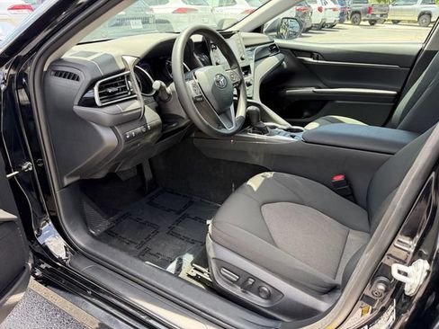 Used 2022 Toyota Camry LE FWD image 9