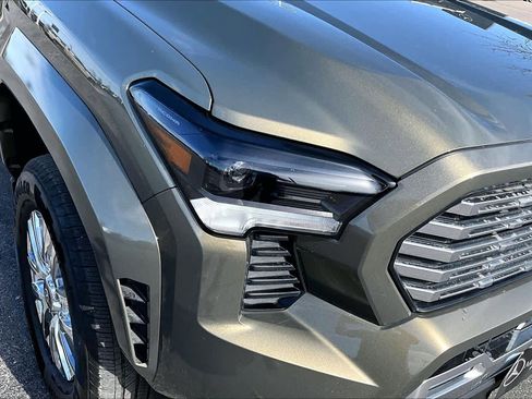 Used 2025 Toyota Tacoma Limited image 27