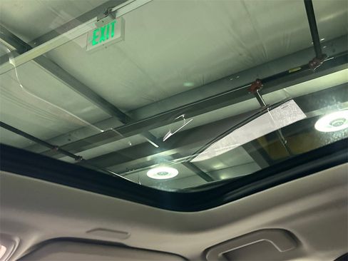 Certified 2025 Volvo V60 B5 Cross Country Plus image 26