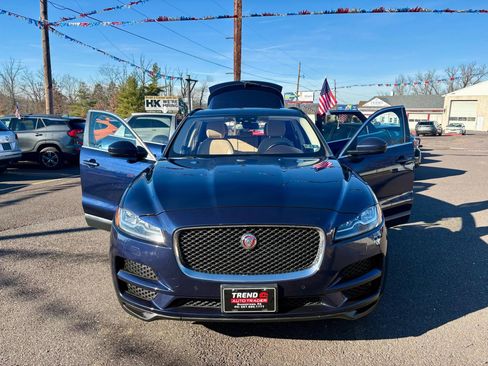 Used 2017 Jaguar F-PACE Prestige image 9
