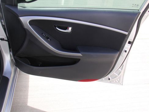 Used 2013 Hyundai Elantra GT w/ Touch & Go Pkg image 24