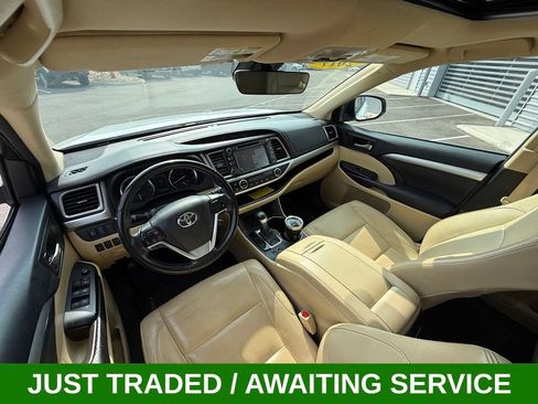 Used 2017 Toyota Highlander XLE w/ Carpet Mat Package AWD/4WD image 24
