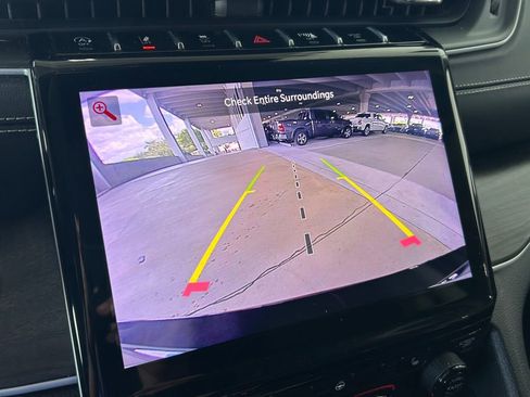 Used 2023 Jeep Grand Cherokee L Limited image 10