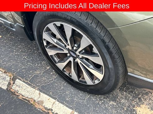 Used 2017 Subaru Outback 2.5i Limited AWD/4WD image 2