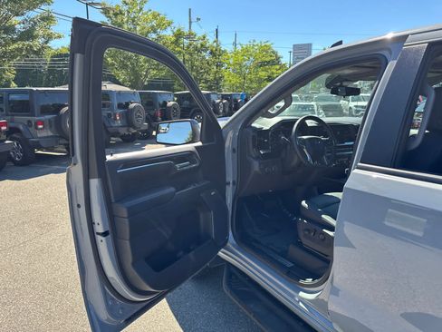 Used 2024 Chevrolet Silverado 1500 LT Trail Boss w/ Convenience Package II AWD/4WD image 11