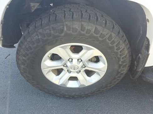 Used 2019 Toyota 4Runner SR5 Premium AWD/4WD image 11