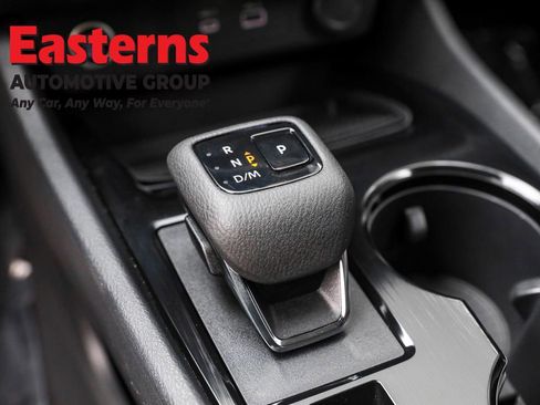 Used 2022 Nissan Rogue SV image 13