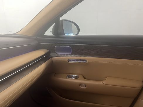 Used 2023 Genesis G90 3.5T AWD/4WD image 12