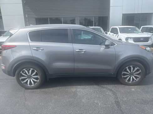 Used 2018 Kia Sportage EX image 5