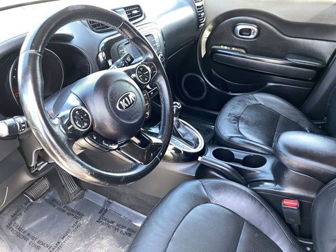 Used 2016 Kia Soul ! FWD image 28